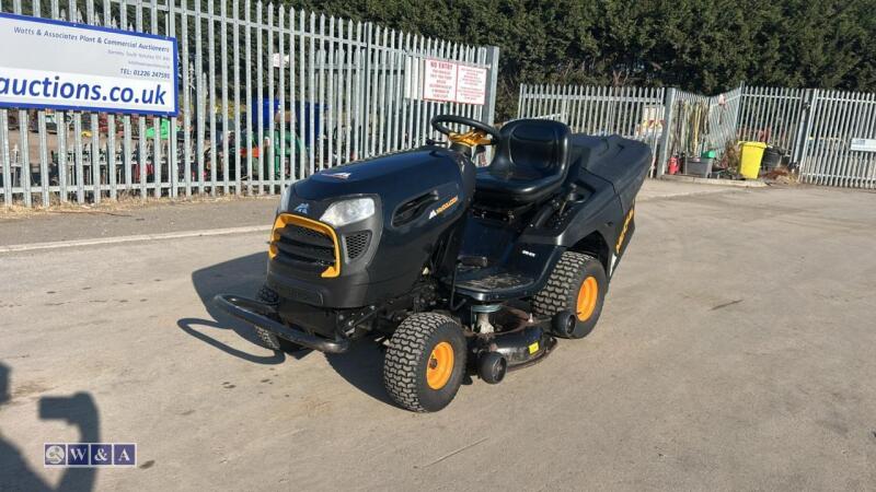 2018 MCCULLOCH M200-107TC 107cm twin cylinder cut & collect lawn tractor (s/n 060718D003040)