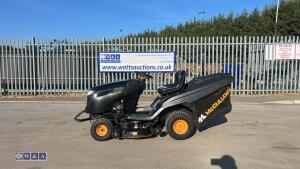 2018 MCCULLOCH M200-107TC 107cm twin cylinder cut & collect lawn tractor (s/n 060718D003040) - 2