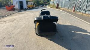2018 MCCULLOCH M200-107TC 107cm twin cylinder cut & collect lawn tractor (s/n 060718D003040) - 4