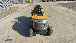 2018 STIGA ESTATE 3098H 98cm cut & collect lawn tractor c/w collection box (s/n 00253917) - 8