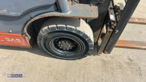 TOYOTA Toreno 18 gas driven forklift truck S/n: with duplex mast & cab - 11