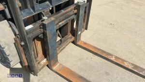 TOYOTA Toreno 18 gas driven forklift truck S/n: with duplex mast & cab - 26