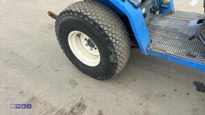 Iseki 325 compact tractor - 10
