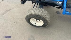 Iseki 325 compact tractor - 12