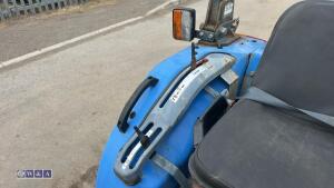 Iseki 325 compact tractor - 18