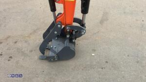 2025 WTS25 KUBOTA diesel driven rubber tracked excavator S/n: with bucket, blade, piped & thumb (unused) - 8