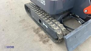 2025 WTS25 KUBOTA diesel driven rubber tracked excavator S/n: with bucket, blade, piped & thumb (unused) - 13