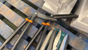 Quantity of garden shears & cutters - 3