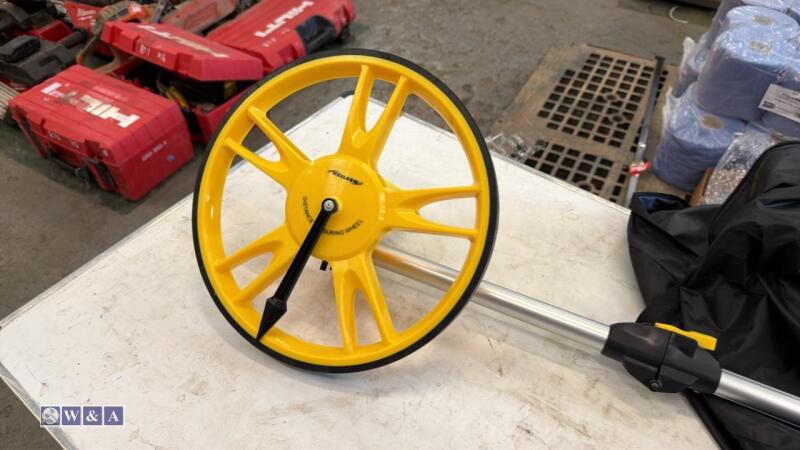 Distance measuring wheel