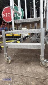 Aluminium work podium - 2