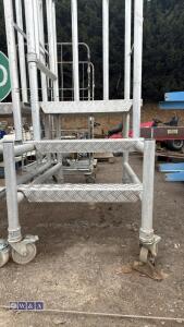 Aluminium work podium - 2
