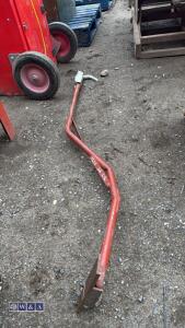 Towing bracket