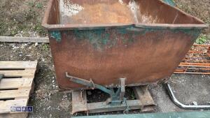 Forklift tipping skip - 2