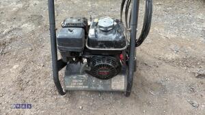 HONDA petrol pressure washer c/w hose & lance - 2