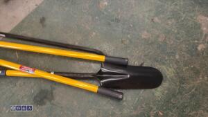 Quantity of gardening tools including spade, hole digger & pry bar - 2