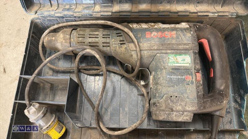 BOSCH 110v SDS drill c/w case