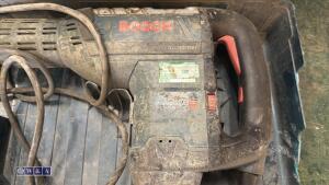 BOSCH 110v SDS drill c/w case - 5
