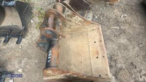 23'' digging bucket (40mm pins) - 2