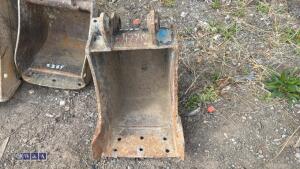 12'' digging bucket (30mm pins)