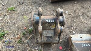 12'' digging bucket (30mm pins) - 3