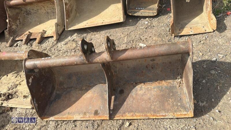 36'' ditching bucket (30mm pins)