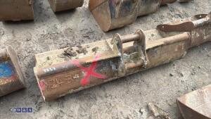 46'' ditching bucket (40mm pins) - 3