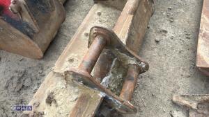 46'' ditching bucket (40mm pins) - 4
