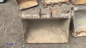 23'' digging bucket (30mm pins)