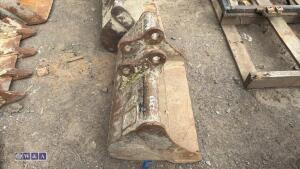 23'' digging bucket (30mm pins) - 3