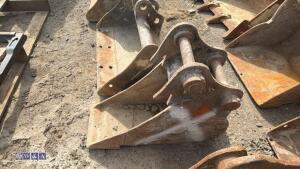 9'' digging bucket (35mm pins) - 2