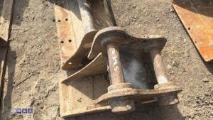 9'' digging bucket (35mm pins) - 3