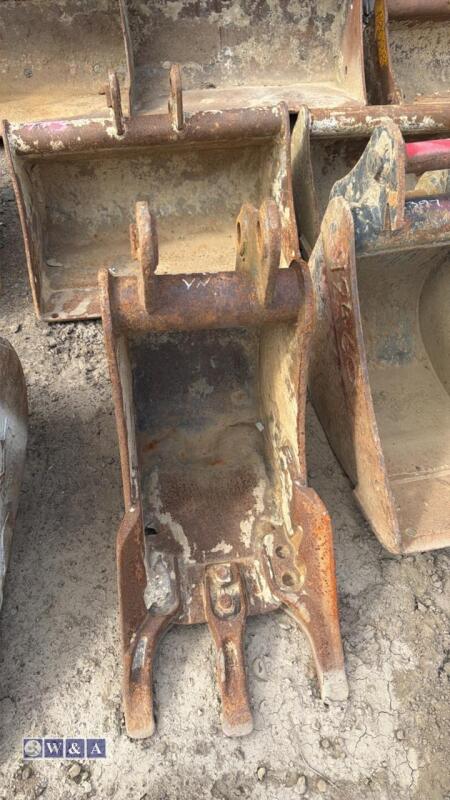 12'' digging bucket (35mm pins)