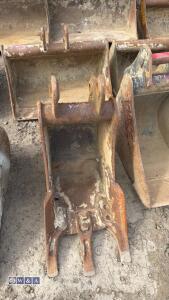 12'' digging bucket (35mm pins)