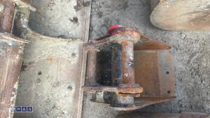 12'' digging bucket (35mm pins) - 3