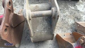 11'' digging bucket (45mm pins) - 5