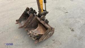2010 JCB 801.4 rubber tracked excavator (s/n H01626179) with 5 buckets, blade & piped - 9