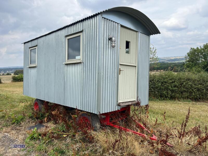 Shepherds hut 16&rsquo; x 7&rsquo;