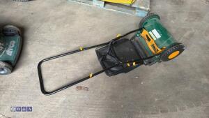 Manual push cylinder mower with collector - 5