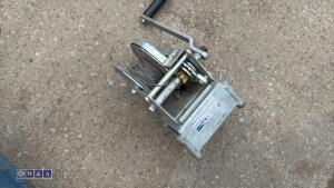 Hand winch