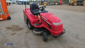 2010 HONDA 2315 petrol ride on mower c/w collector - 7