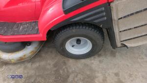 2010 HONDA 2315 petrol ride on mower c/w collector - 10