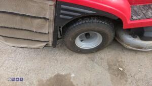 2010 HONDA 2315 petrol ride on mower c/w collector - 11