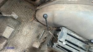 CASE INTERNATIONAL 4wd tractor c/w Bomford B3512 loader (H581 ETL) - 21