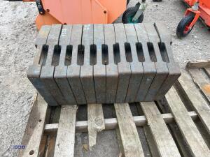 Set of 12 x 47kg KUBOTA front weights - 2