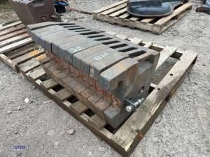 Set of 12 x 47kg KUBOTA front weights - 5