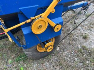 HARGREAVES agri / lime spreader - 15