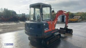 KUBOTA KX71 rubber tracked excavator with bucket, blade & piped (inoperable) - 4