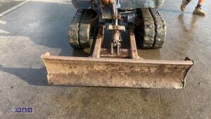 KUBOTA KX71 rubber tracked excavator with bucket, blade & piped (inoperable) - 10