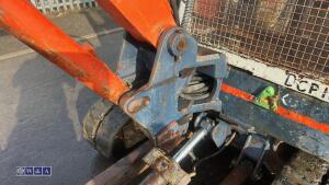 KUBOTA KX71 rubber tracked excavator with bucket, blade & piped (inoperable) - 14