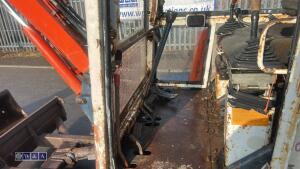 KUBOTA KX71 rubber tracked excavator with bucket, blade & piped (inoperable) - 19